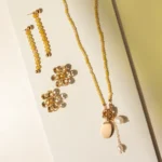 Conjunto De 2 Brincos e 1 Colar Com Pedra Preciosa