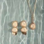 Conjunto De Brinco e Colar De Pedra Resinada Orgânica