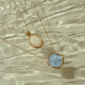 Conjunto De Colares Com Pedra Resinada Translúcida