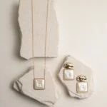 Conjunto De Pedra Resinada Com Metal Orgânico