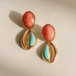 Brinco Com Pedra Natural e Búzio Esmaltado