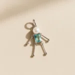 Pingente "Menino" Com Corpinho De Pedra
