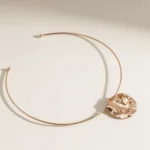 Colar Aro Com Chapa Assimétrica