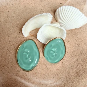 Brinco Assimétrico Com Pedra Resinada Translúcida