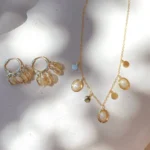 Conjunto de Medalhinha com Pedra Oval Resinada