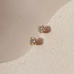 Brinco Ponto de luz ( 4mm)