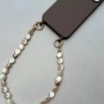 Alça De mão para Celular, De Pérola Com Corações De Metal