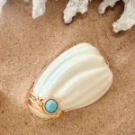 Broche De Concha Resinada Com Pedra Usinada