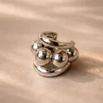 Piercing Tubular com Detalhes de Esferas No Ródio Branco