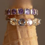 Anel com 5 Pedras Cravejadas no ouro 18K