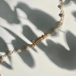 Pulseira Com Corrente De Pérola Com Escrita "Love"