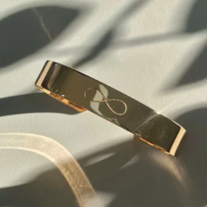Bracelete de Chapa lisa Com Detalhe " Infinito "