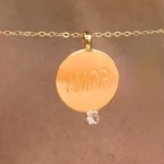 Pingente de Chapa Com Ponto de Luz " Amor "