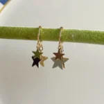 Brinco Argola com Trio de Estrelas