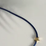 Colar Fio de Seda com Estrelas