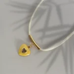 Choker Fio de Seda + Acessório com Pingente Coração Resinado
