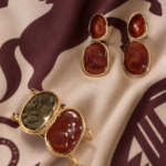 Conjunto Bracelete e Brinco com Pedra Resinada Marrom Translúcido