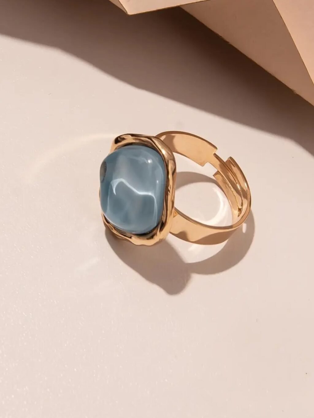 Instagram post from laluz.concept. This post is in position 4.