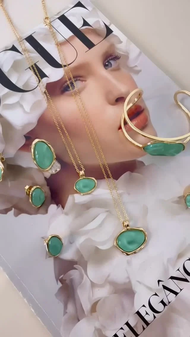 Instagram post from laluz.concept. This post is in position 1.