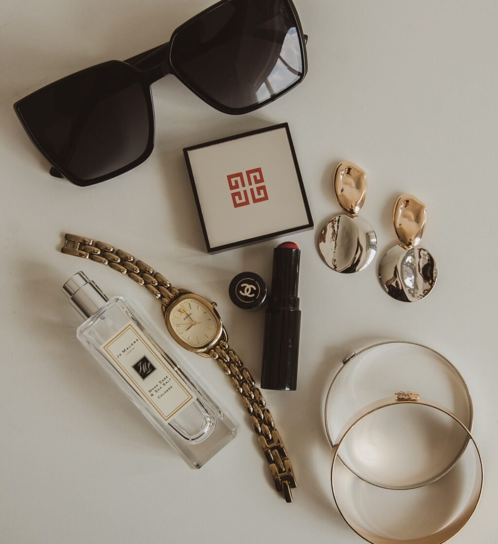 Instagram post from laluz.concept. This post is in position 0.